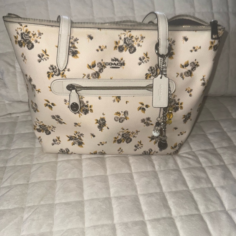 Coach Taylor Tote Yellow & Gray Floral Cream bag 💛🩶 - Picture 2 of 16